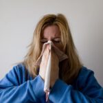 Allergieën en seizoensgebonden veranderingen: hoe om te gaan met pollen en hooikoorts
